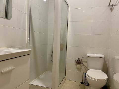 V E N D I D O - T2 Moscavide - 1º ANDAR - 2 Marquises - CENTRAL - Comboio e METRO