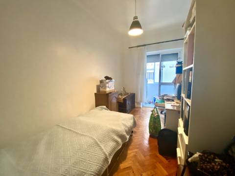 V E N D I D O - T2 Moscavide - 1º ANDAR - 2 Marquises - CENTRAL - Comboio e METRO