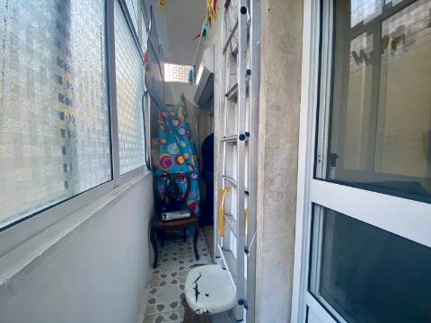 V E N D I D O - T2 Moscavide - 1º ANDAR - 2 Marquises - CENTRAL - Comboio e METRO