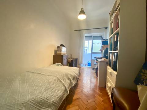 V E N D I D O - T2 Moscavide - 1º ANDAR - 2 Marquises - CENTRAL - Comboio e METRO