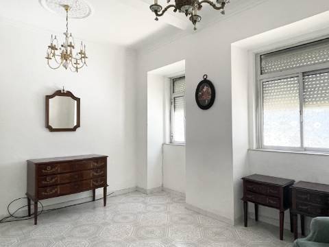 Apartamento T2+1 em Moscavide - RCH Alto c/ Terraço