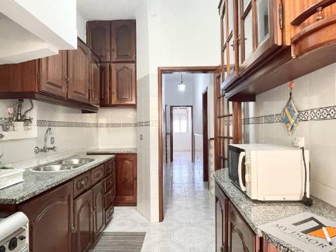 Apartamento T2+1 em Moscavide - RCH Alto c/ Terraço