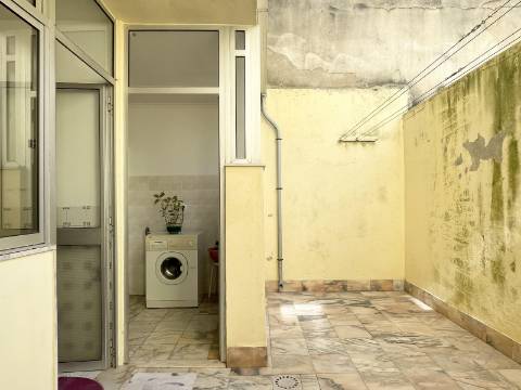 Apartamento T2+1 em Moscavide - RCH Alto c/ Terraço