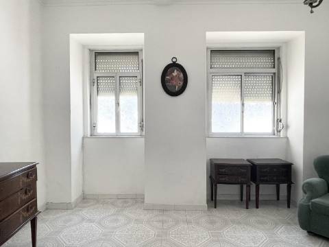 Apartamento T2+1 em Moscavide - RCH Alto c/ Terraço