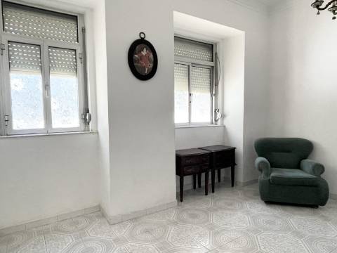 Apartamento T2+1 em Moscavide - RCH Alto c/ Terraço