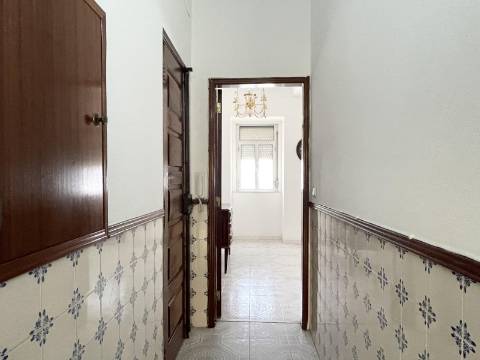 Apartamento T2+1 em Moscavide - RCH Alto c/ Terraço