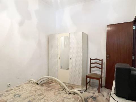 Apartamento T2+1 em Moscavide - RCH Alto c/ Terraço