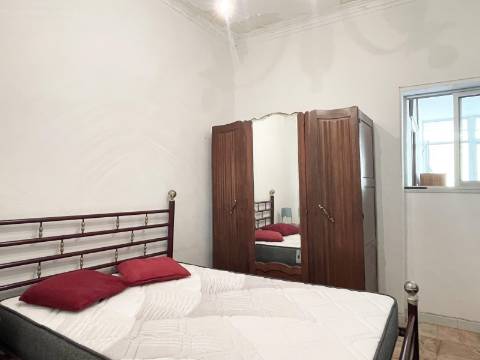 Apartamento T2+1 em Moscavide - RCH Alto c/ Terraço