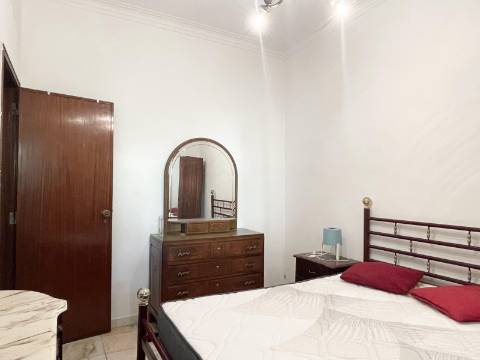 Apartamento T2+1 em Moscavide - RCH Alto c/ Terraço