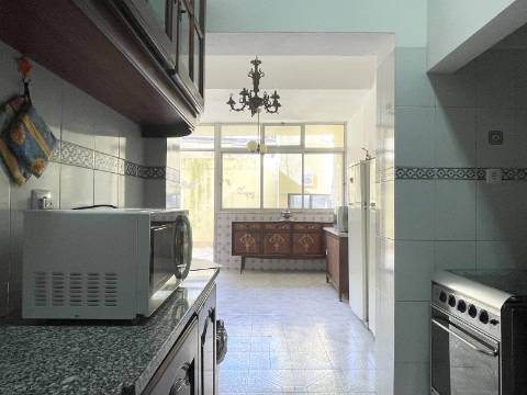 Apartamento T2+1 em Moscavide - RCH Alto c/ Terraço
