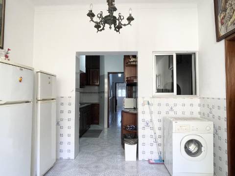 Apartamento T2+1 em Moscavide - RCH Alto c/ Terraço