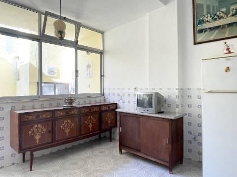 Apartamento T2+1 em Moscavide - RCH Alto c/ Terraço