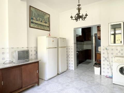 Apartamento T2+1 em Moscavide - RCH Alto c/ Terraço