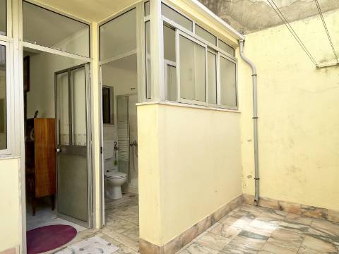 Apartamento T2+1 em Moscavide - RCH Alto c/ Terraço