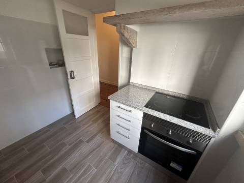 A R R E N D A D O - Apartamento T2+1 - Moscavide - Remodelado