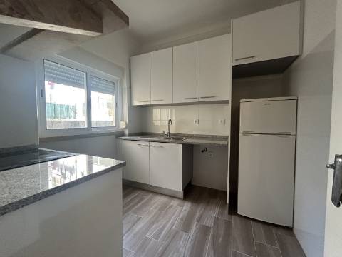 A R R E N D A D O - Apartamento T2+1 - Moscavide - Remodelado