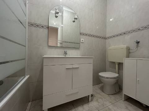 A R R E N D A D O - Apartamento T2+1 - Moscavide - Remodelado