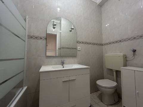 A R R E N D A D O - Apartamento T2+1 - Moscavide - Remodelado