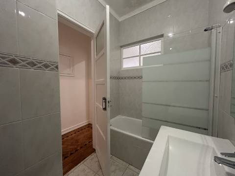 A R R E N D A D O - Apartamento T2+1 - Moscavide - Remodelado