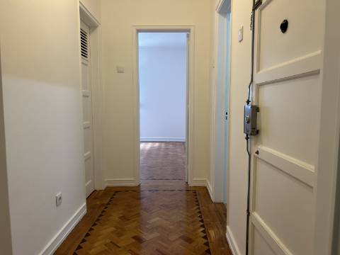 A R R E N D A D O - Apartamento T2+1 - Moscavide - Remodelado