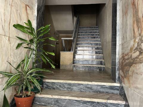 A R R E N D A D O - Apartamento T2+1 - Moscavide - Remodelado