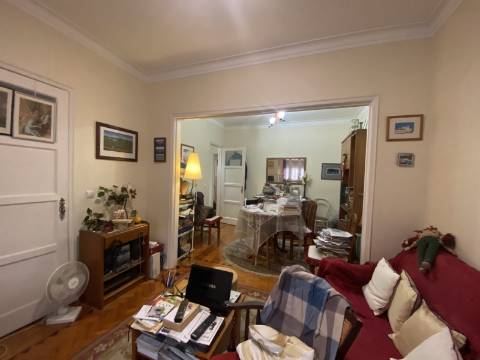 V E N D I D O - Excelente T1 c/ 62m2 em Moscavide - Boas Áreas - Varanda