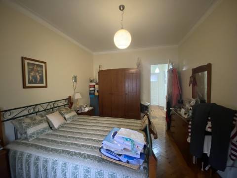 V E N D I D O - Excelente T1 c/ 62m2 em Moscavide - Boas Áreas - Varanda