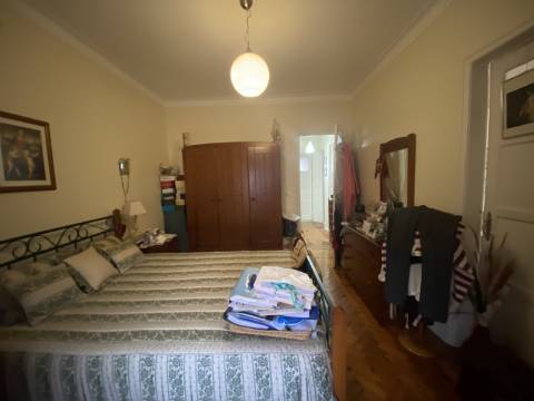 V E N D I D O - Excelente T1 c/ 62m2 em Moscavide - Boas Áreas - Varanda