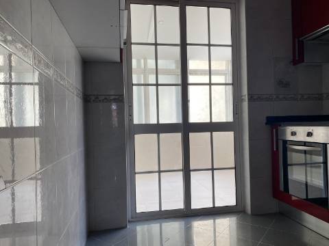 Apartamento T2 em Moscavide - Remodelado - 1º Andar