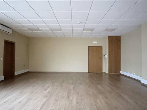 Escritório nos Olivais - Muita luz natural - Estacionamento