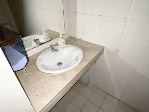 Escritório nos Olivais - Muita luz natural - Estacionamento