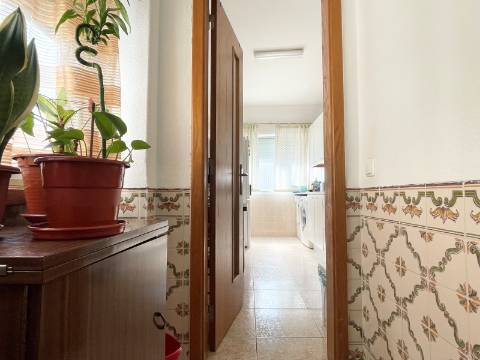 Apartamento T2 em Moscavide - 2º Andar - Ótimas Áreas