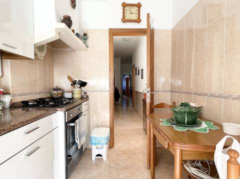 Apartamento T2 em Moscavide - 2º Andar - Ótimas Áreas