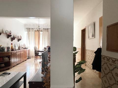 Apartamento T2 em Moscavide - 2º Andar - Ótimas Áreas