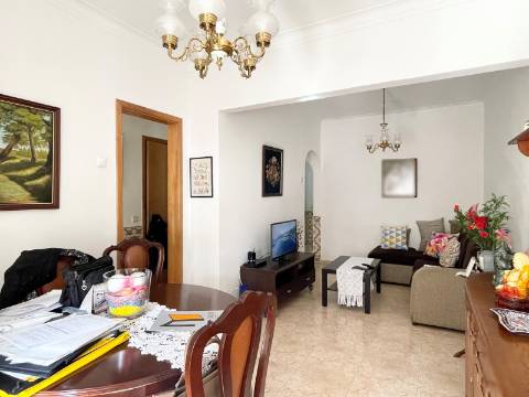 Apartamento T2 em Moscavide - 2º Andar - Ótimas Áreas