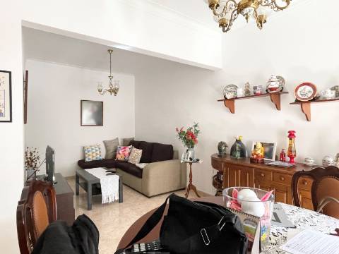 Apartamento T2 em Moscavide - 2º Andar - Ótimas Áreas