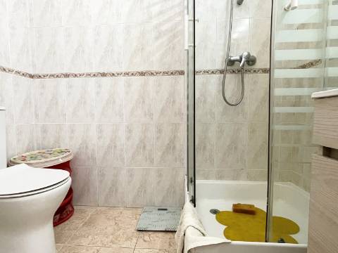 Apartamento T2 em Moscavide - 2º Andar - Ótimas Áreas