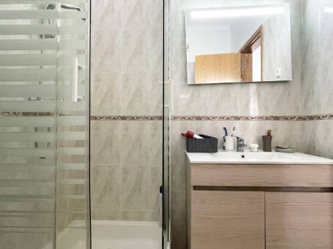 Apartamento T2 em Moscavide - 2º Andar - Ótimas Áreas