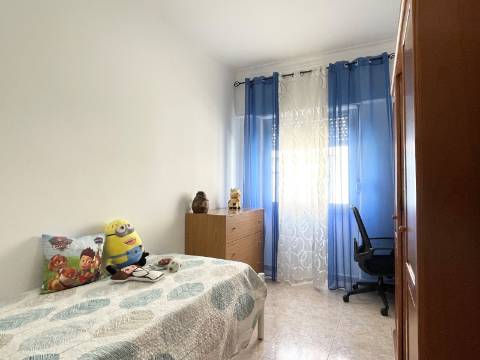 Apartamento T2 em Moscavide - 2º Andar - Ótimas Áreas