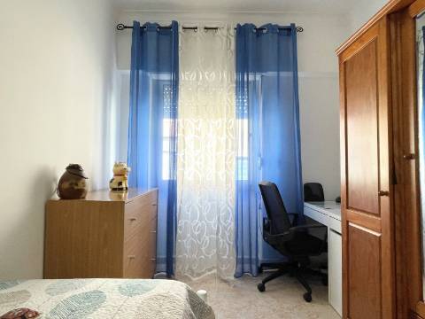 Apartamento T2 em Moscavide - 2º Andar - Ótimas Áreas