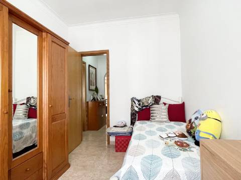 Apartamento T2 em Moscavide - 2º Andar - Ótimas Áreas