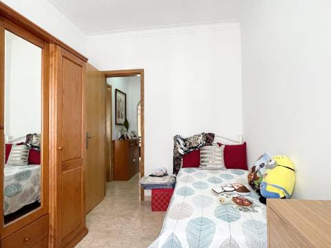 Apartamento T2 em Moscavide - 2º Andar - Ótimas Áreas
