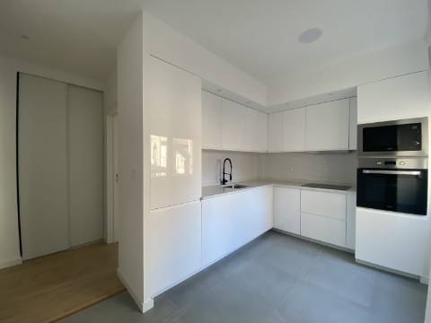 Apartamento T1 em Moscavide - Completamente Remodelado - 1º Andar