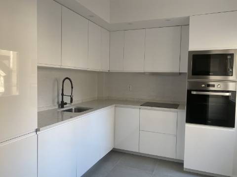 Apartamento T1 em Moscavide - Completamente Remodelado - 1º Andar
