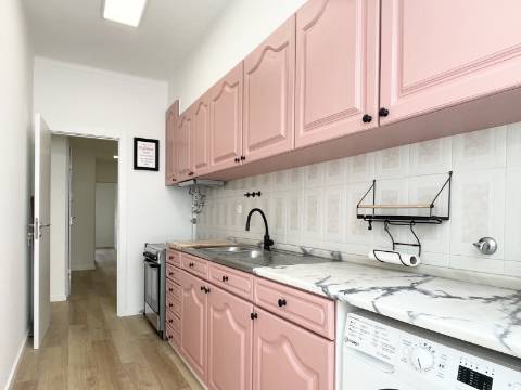 Apartamento T1 em Moscavide - 1º Andar - Recuperado