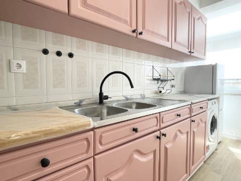 Apartamento T1 em Moscavide - 1º Andar - Recuperado