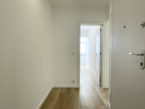 Apartamento T1 em Moscavide - 1º Andar - Recuperado