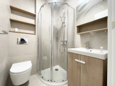 Apartamento T1 em Moscavide - 1º Andar - Recuperado