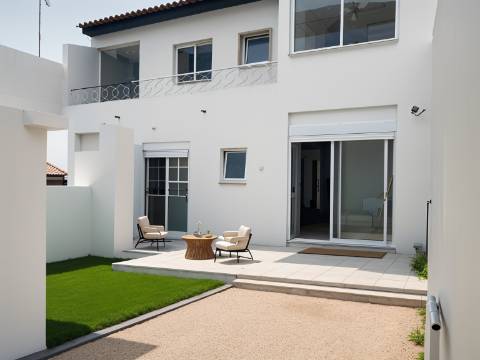 Andar de Moradia T3 - Rés-do-Chão - 2 TERRAÇOS - Santa Iria da Azóia