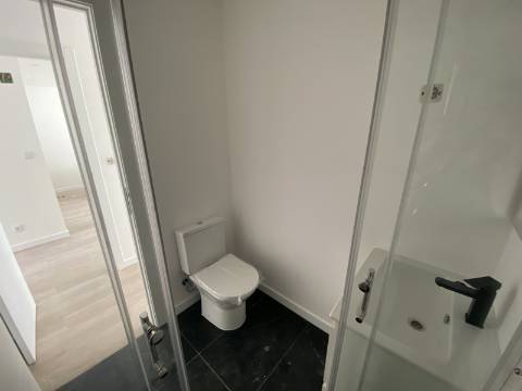 Andar de Moradia T3 - Rés-do-Chão - 2 TERRAÇOS - Santa Iria da Azóia